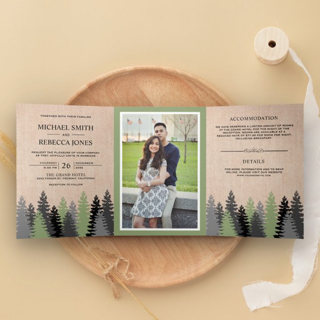Invitation Trois Volets Rustique Burlap Pine Trees Photo Mariage de forêt (Créateur téléchargé)