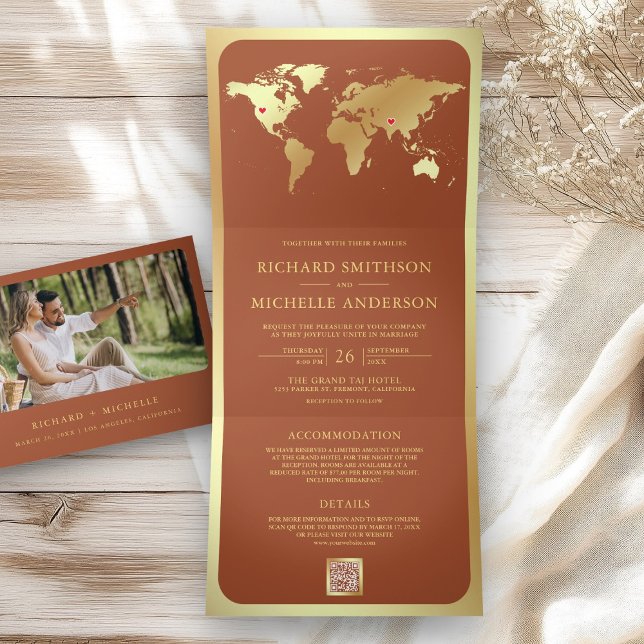 Invitation Trois Volets Terracotta Gold World Map QR Code Photo Wedding (Créateur téléchargé)