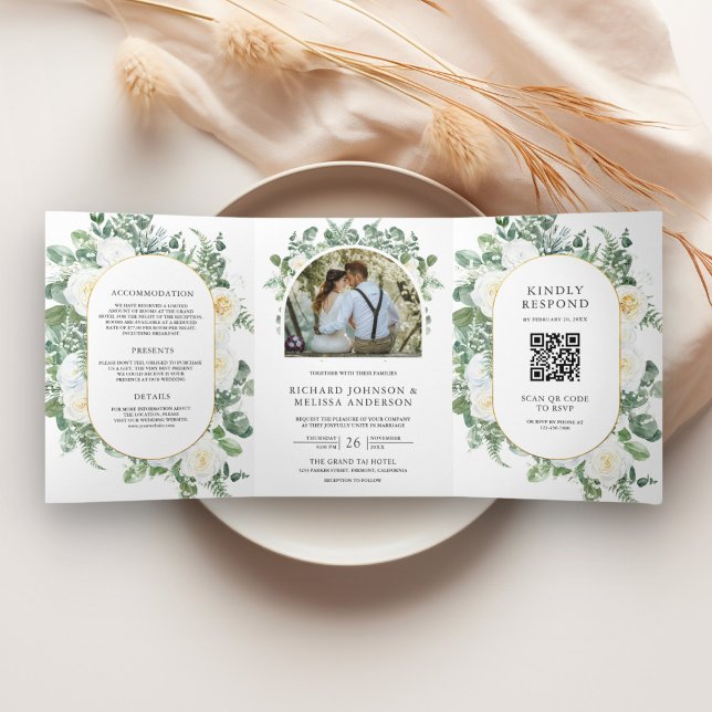 Invitation Trois Volets Végétal Rustique Ivory Floral Photo QR Code Mariag (Créateur téléchargé)