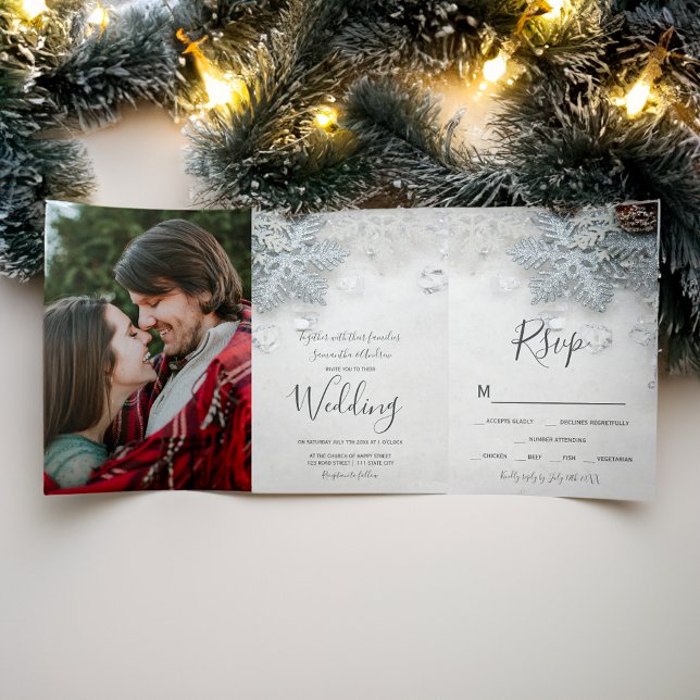 Invitation Trois Volets Winter merveilleland argent neige typographie mari (Winter wonderland silver snow typography wedding Tri-Fold invitation)