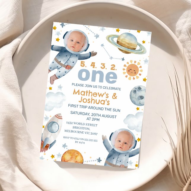 Invitation Twin Boys Premier voyage autour du soleil 1er anni (twin Boys First Trip Around the Sun 1st Birthday Invitation, Joint Outer Space First Birthday Invite)
