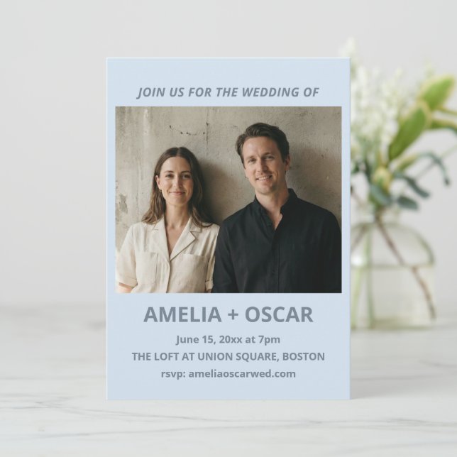 Invitation Typographie de mariage moderne photo bleu doux gra (Debout devant)