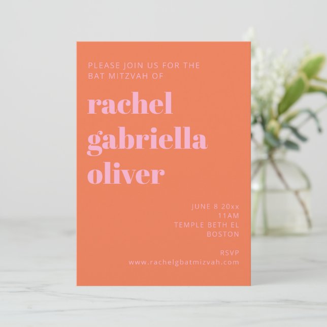 Invitation Typographie Gras Rose et Orange Moderne Bar Mitzva (Debout devant)