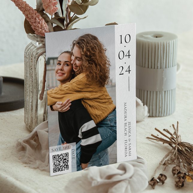 Invitation Typographie Minimale Photo Enregistrer La Date Cod (Minimal Typography Photo Save The Date QR Code Invitation)