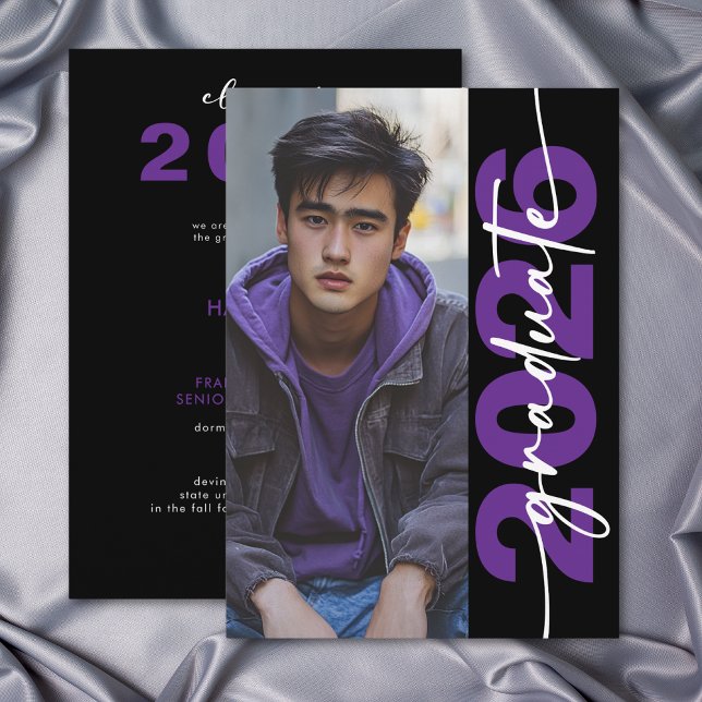 Invitation Typographie Moderne et Audacieuse Annonce de Diplô (Modern Bold Purple Typography Grad Announcement)
