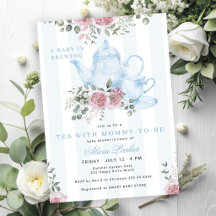 Un bébé prépare un thé floral bleu garçon baby sho