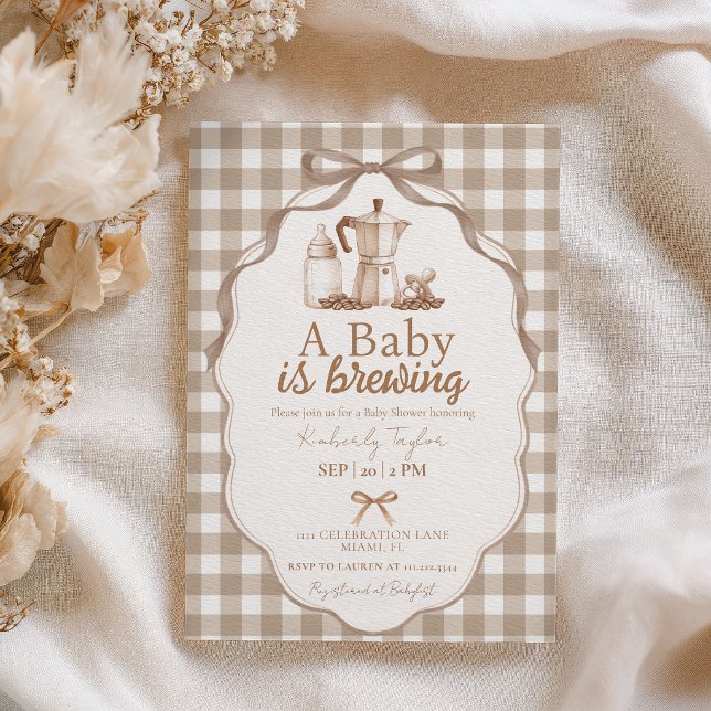 Invitation Un bébé prépare une cafetière bébé shower (Créateur téléchargé)