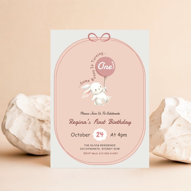 Invitation Un Lapin avec un Ruban Rose C'est la Fête du Premi (Créateur téléchargé)