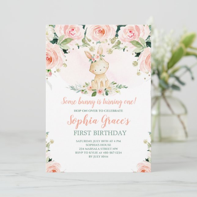 Invitation Un lapin est un Rose rose Floral 1er anniversaire (Debout devant)