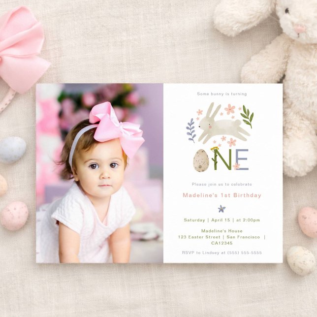 Invitation Un Lapin Est Une Mignonne Fille 1er Anniversaire P (Créateur téléchargé)