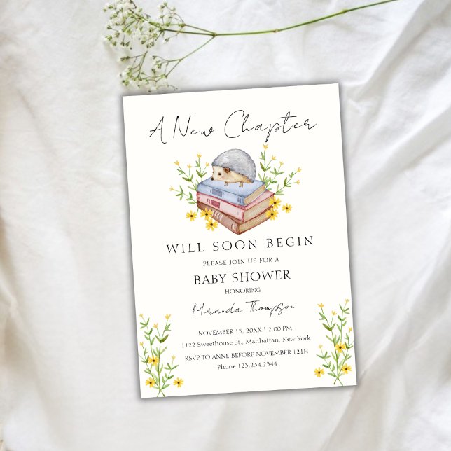 Invitation Un nouveau chapitre commence le Baby shower de hér (A New Chapter Begins Floral Hedgehog Baby Shower Invitation)