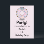 Invitation Un petit donut pour son premier anniversaire<br><div class="desc">Le petit beignet pour la première boutique d'anniversaire avec un fond rose pour les filles. Invite tes invités et change les horaires. Tu peux tout organiser individuellement pour ta fête. Mets ton bébé au centre avec ce gâteau sucré.</div>