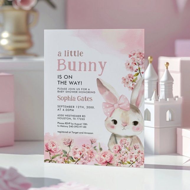 Invitation Un petit lapin est sur le Baby shower Way (Créateur téléchargé)