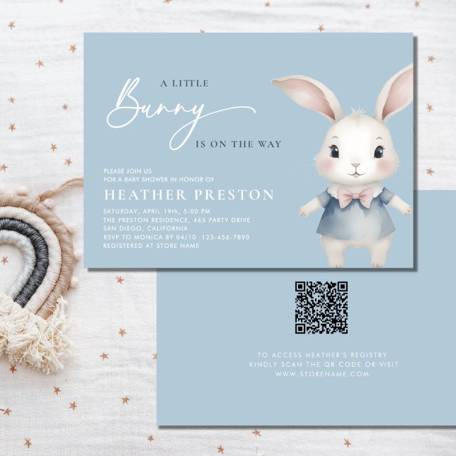 Invitation Un petit lapin garçon Dusty Baby shower QR bleu (Créateur téléchargé)