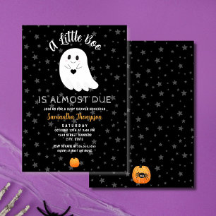 Invitation Un petit livre est presque dû Baby shower d'Hallow