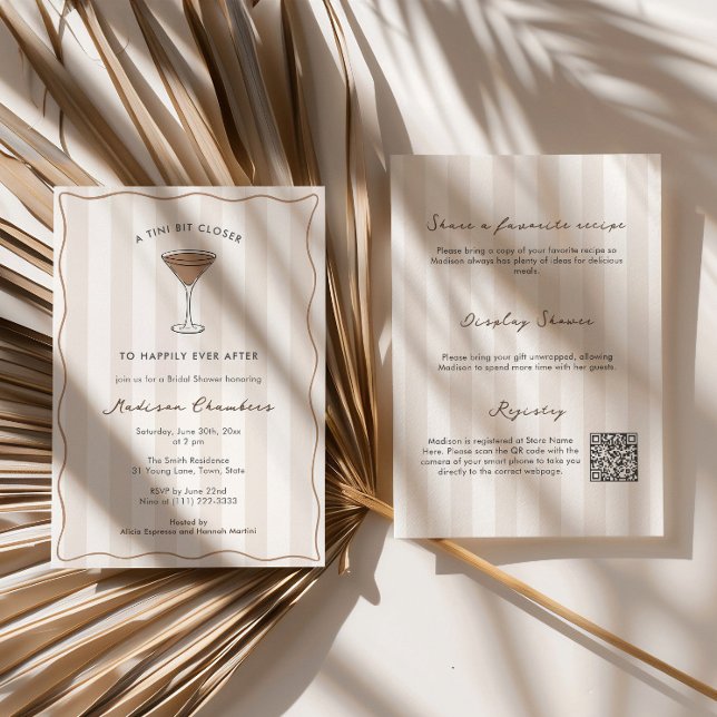 Invitation Un peu plus près Martini Enterrement de vie de jeu (A Tini Bit Closer to happily ever after custom color martini theme bridal shower invitation QR code)