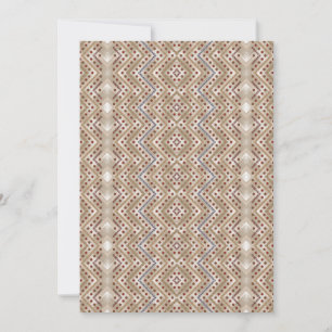 Invitation Un tapis marron affichant un design symétrique