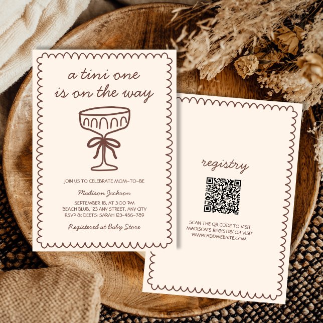 Invitation Un Tini Sur Le Chemin Baby shower Espresso Martini (A Tini One On The Way Espresso Martini Baby Shower Invitation)