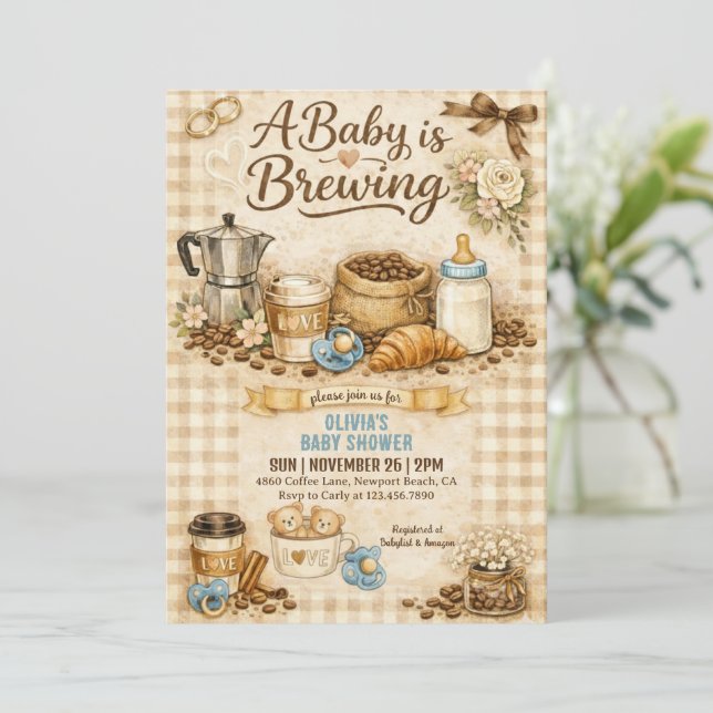 Invitation Une Baby Shower Gingham Café est en préparation (Debout devant)