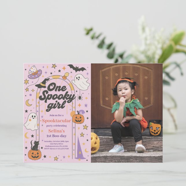 Invitation Une Éffrayante Fille Halloween Fantôme 1er Anniver (Debout devant)