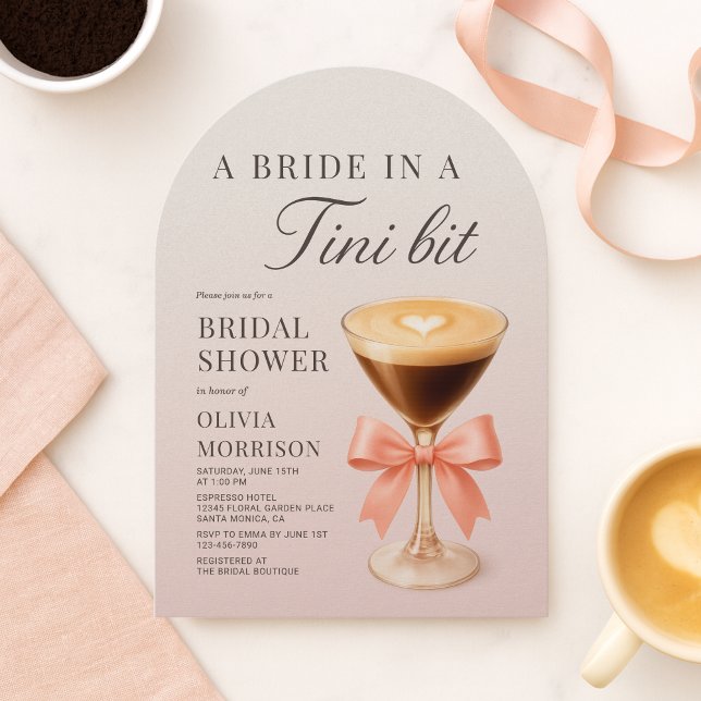 Invitation Une mariée dans une petite robe de cocktail pour u (Créateur téléchargé)