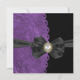 Invitation Une pétoncle violette luxuriante avec des invitati