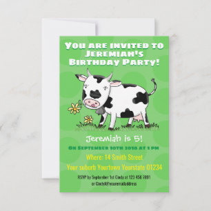 Invitation Vache mignonne en vert dessin animé sur le terrain