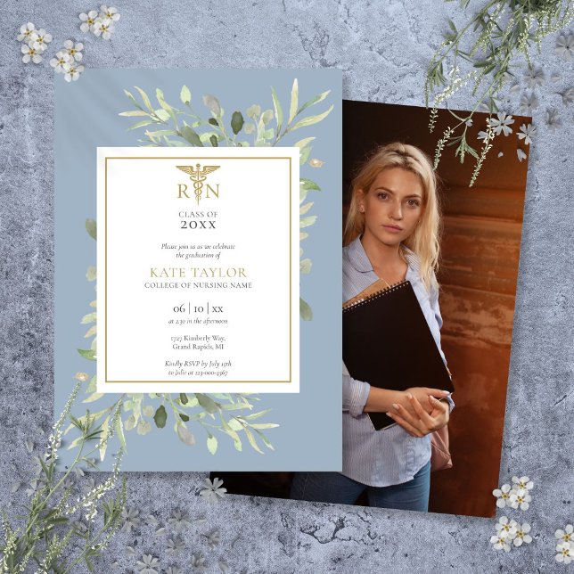 Invitation Vert Dusty bleu RN Nursing Graduation Photo (Greenery Dusty Blue RN Nursing Graduation Photo Invitation)