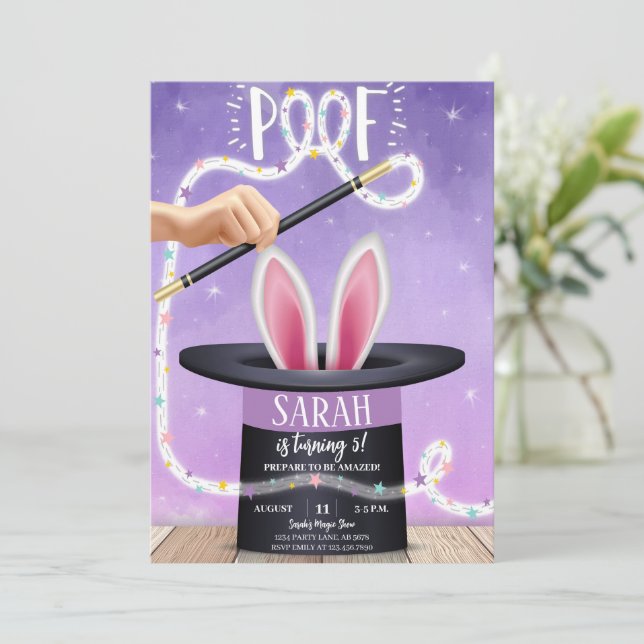Invitation Vidéo Magique Violet Anniversaire (Debout devant)