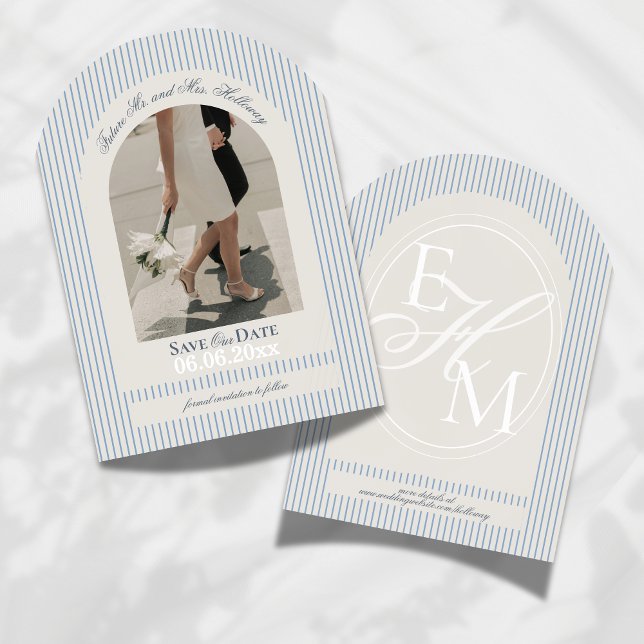 Invitation Vieux argent Script Bleu Bande Photo Enregistrer l (Invite guests to mark their calendars for your wedding with this Old Money Stripe Save the Date!)
