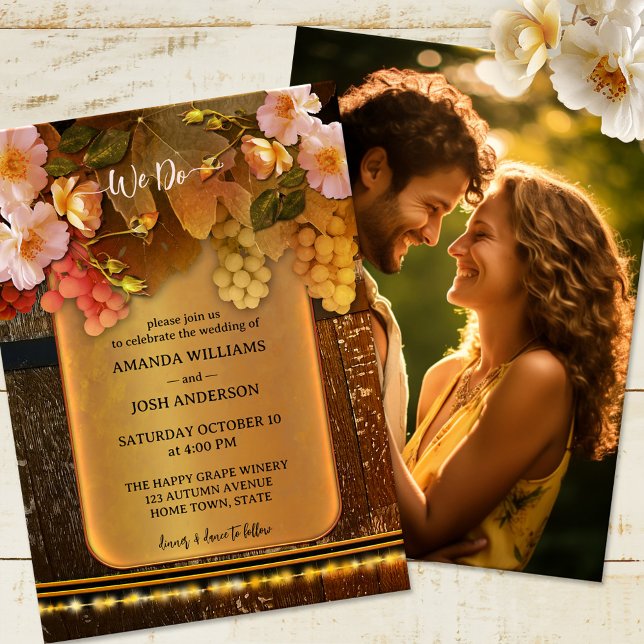 Invitation Vin Thème Chaîne Lumières Photo Mariage (Wedding invitation featuring grapes and roses on a rustic wood wine barrel on gold and string lights)