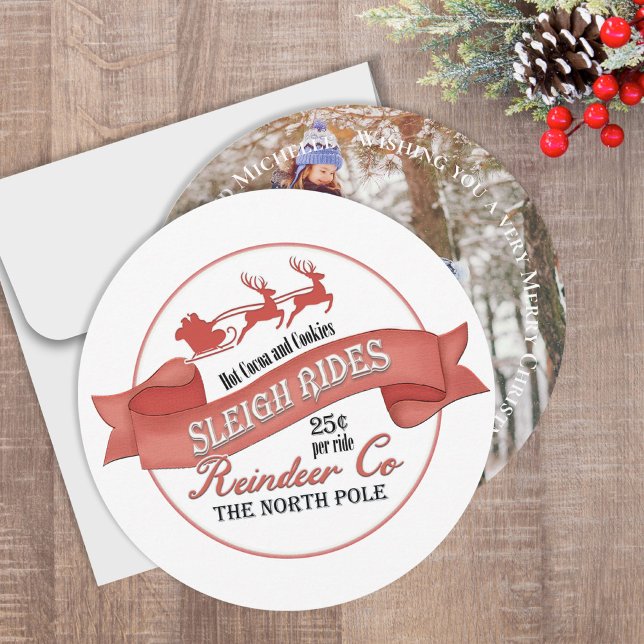 Invitation Vintage Famille de Noël Photo personnalisée (This cute Christmas photo card with a vintage North Pole Sleight Rides Sign)