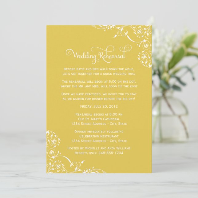 Invitation Vintage Yellow Scroll Wedding Rehearsal and Dinner (Debout devant)