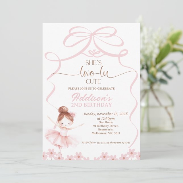 Invitation Whimsical Brown Ballerina Two Tu Cute 2e anniversa (Debout devant)