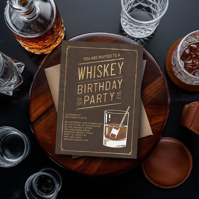 Invitation Whiskey Faux Gold Cuir Élégant 50e anniversaire (whiskey 50th birthday party invitation men husband partner elegant tasting modern classy)