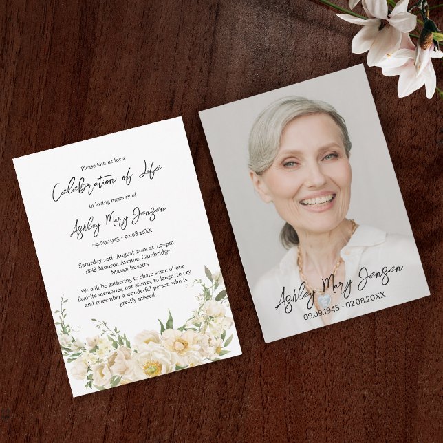 Invitation White Rose Celebration of Life Photo Funeral (Créateur téléchargé)