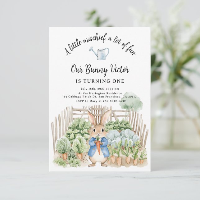 Invitation Woodland Rabbit Veggie Garden Party First Birthday (Debout devant)