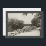 Invitation Zen Winter Snowfall II<br><div class="desc">Une photo en noir et blanc avec un très petit ton sépia ajouté pour lui donner une sensation chaleureuse. La neige épaisse tombait pour la première fois cette saison-là et je suis sorti et j'ai pris des photos de Mère Nature quand elle est la plus belle. Cette photo fait une...</div>