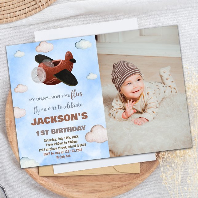 Invitations d'anniversaire de l'avion Blue Brown W (Airplane Birthday Invitations Blue Brown W Photo)