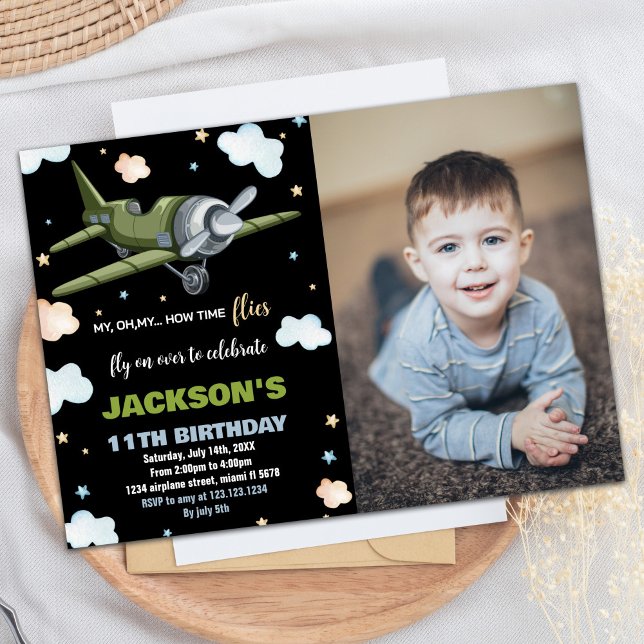 Invitations d'anniversaire de l'avion Vert Noir av (Airplane Birthday Invitations Green Black w Photo)