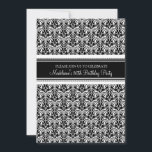 Invitations de Black Damask 80th Birthday Party<br><div class="desc">Personnalisé 80e anniversaire invitations à la fête dans l'élégant classique noir et blanc damas fleuris motif vintage. Ajoutez votre nom et vos coordonnées pour une invitation unique et élégante à la fête d'anniversaire.</div>