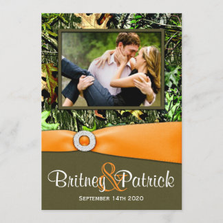 Invitations de chasse oranges de mariage de Camo