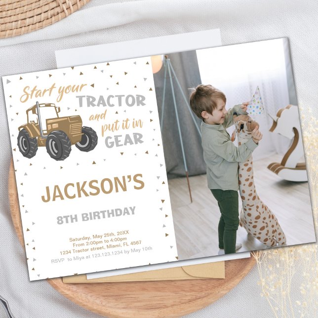 Invitations de fermes personnalisables pour les en (Brown Tractor Birthday Invitations with photo)