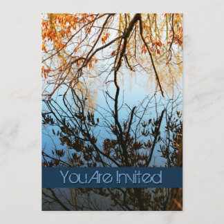 Invitations de mariage dans l'arbre d'automne