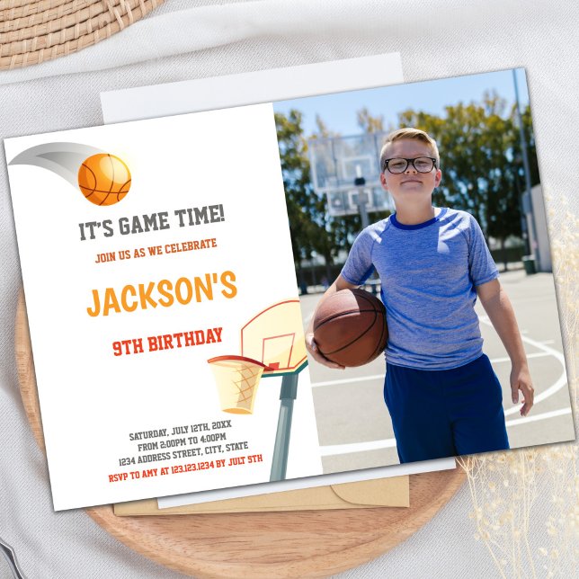Invitations de parties sportives personnalisables  (Basketball On Basket Invitations with photo)