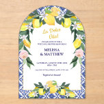 Invitations En Acrylique Citron bleu italien carreaux Couple Wedding shower<br><div class="desc">Élever votre wedding shower couple avec nos invitations méditerranéennes italiennes citron bleu carreaux acryliques. Ce design enchanteur présente des citrons d'aquarelle vibrants et des roses roses roses, complétés par des tuiles bleues italiennes méditerranéennes complexes motif avec script" La Dolce Vita" sur lettrage doré et bleu. Cette invitation promet d'apporter le...</div>