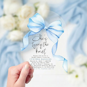 Invitations En Acrylique Dusty Blue Bow She's Tying the Knot Fête des marié