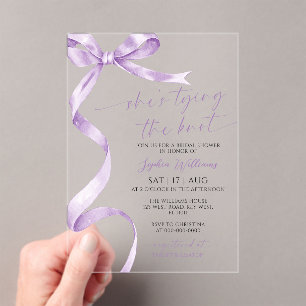Invitations En Acrylique Elle est en train de nouer la Fête des mariées de