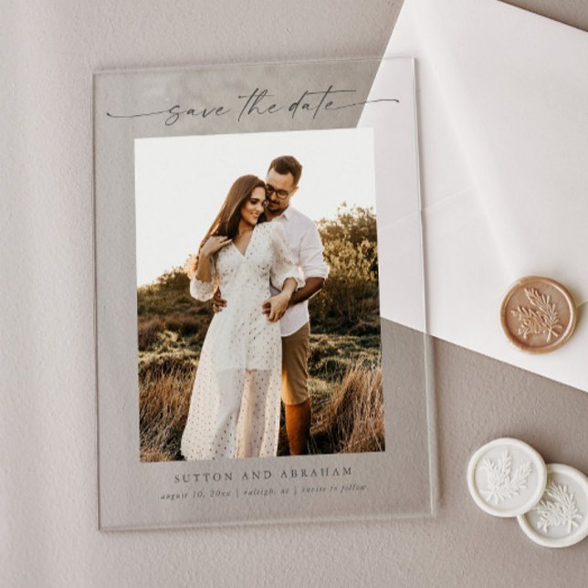 Invitations En Acrylique Événement mariage photo écriture moderne 3 Save th (Elegant handwritten script acrylic photo wedding save the date.)