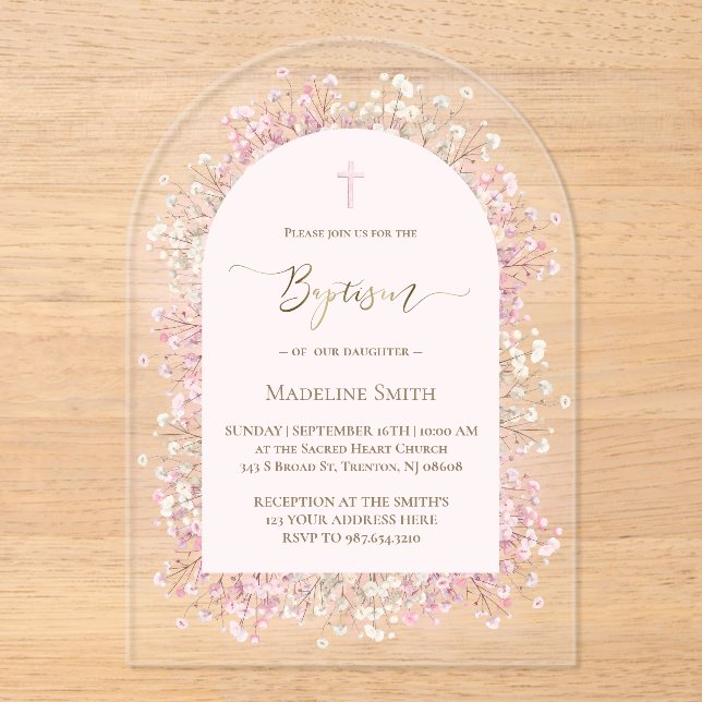 Invitations En Acrylique fond rose pâle fleurs blanches roses Baptême (Recto)